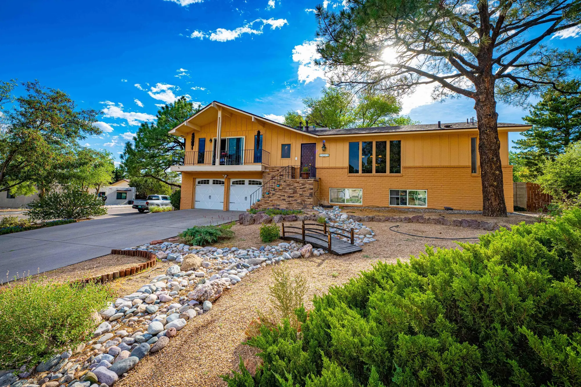 3615 Horacio Court NE