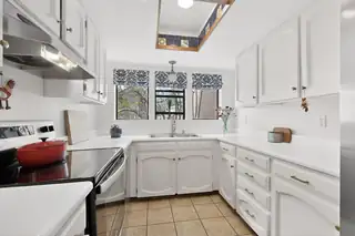 785 Tramway Lane NE # 4B Kitchen