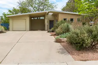 3813 La Hacienda Drive NE, Albuquerque