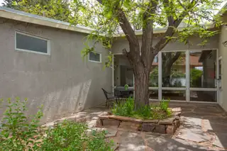 3813 La Hacienda Drive NE 