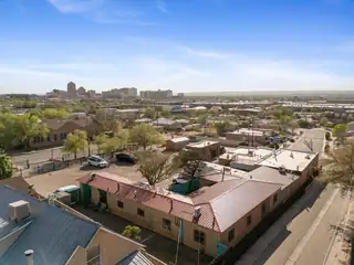 1508 Edith Boulevard NE 