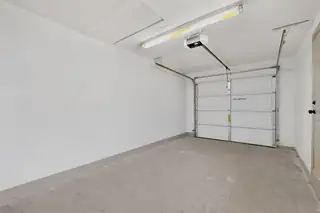 2032 Vermont Street NE Garage