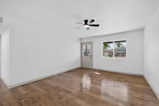 2032 Vermont Street NE Living Room