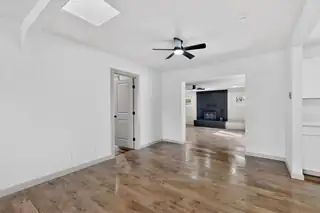 2032 Vermont Street NE Living Room