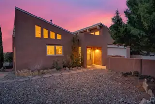 2709 Eastridge Drive NE 