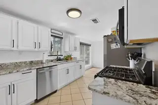 10429 Mountain Road NE Kitchen