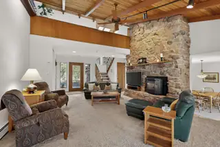 7 Sierra Vista Drive 