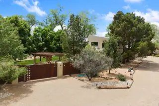 204 Tierra Del Sol NW 