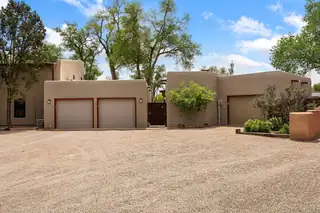 204 Tierra Del Sol NW 