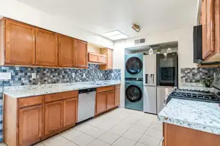 401 Dorothy Street NE 