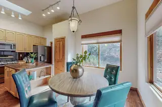 75 Paseo De San Antonio 