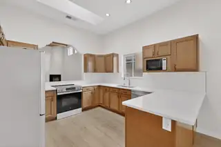 7305 Palomas Park Avenue NE 