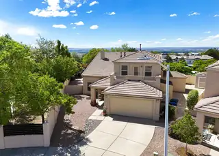 8001 Oso Feliz Drive NE 