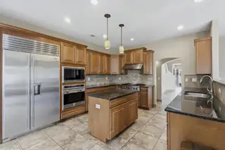 8001 Oso Feliz Drive NE 