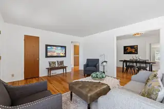 6630 Mossman Place NE 