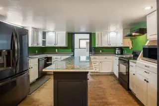 16 Bobolink Lane Kitchen