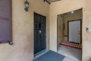 16 Bobolink Lane Exterior Front