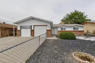 6213 Avenida La Costa NE 