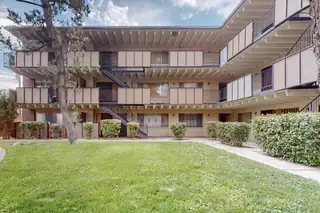 1100 Alvarado Drive SE 