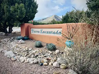 7 Pinon Grande, Edgewood