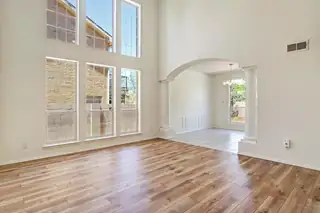 10015 Petra Court NE 