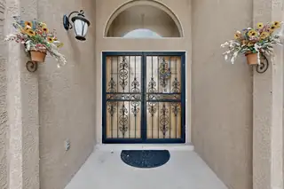 828 Rio Arriba Avenue SE 