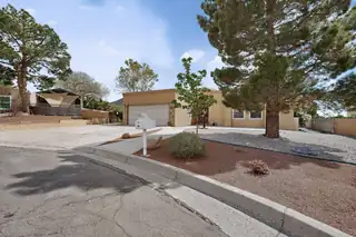 828 Rio Arriba Avenue SE 