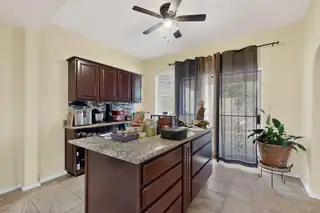 828 Rio Arriba Avenue SE 