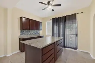 828 Rio Arriba Avenue SE 