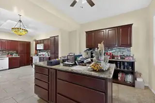 828 Rio Arriba Avenue SE 