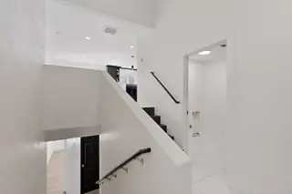 1729 Monte Largo Drive NE 