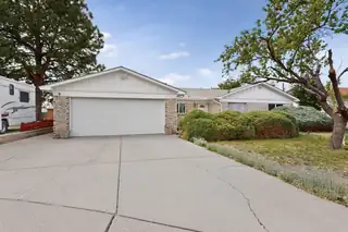 9912 Dorothy Place NE 