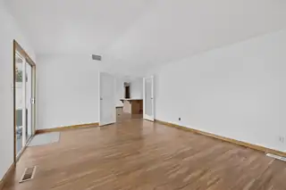 9912 Dorothy Place NE 