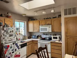 34 El Centro Drive 
