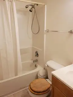 1428 Saunders Road SW B 