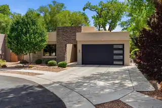 2700 Puerta Del Bosque Lane, Albuquerque