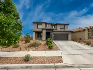 2826 Kings Canyon Loop NE 