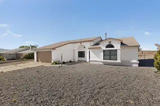 6200 Apache Plume Road NE 