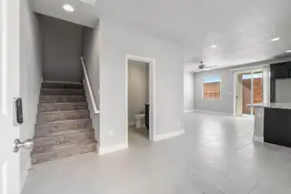 3652 Queen Court NE Living Room