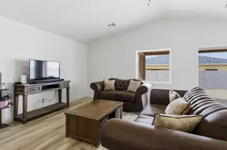 2506 Calle Del Los Claveles 