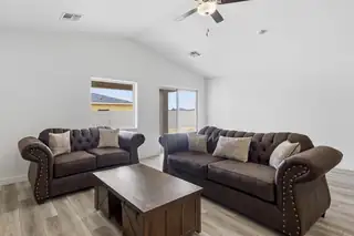 2506 Calle Del Los Claveles 