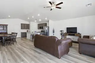 2506 Calle Del Los Claveles 