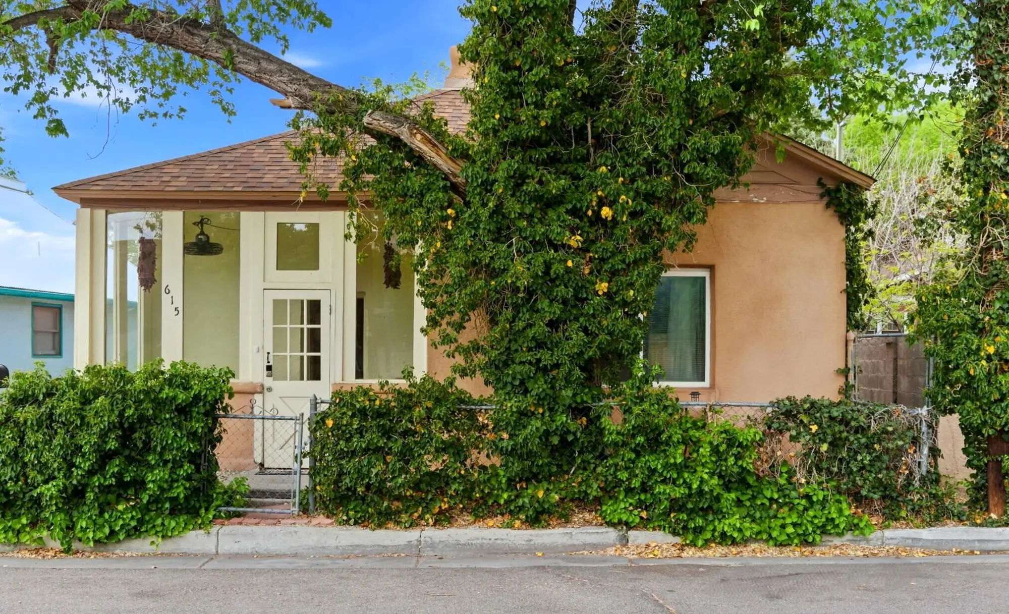 615 Keleher Avenue NW