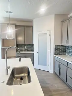 4120 Emerson Drive NE 