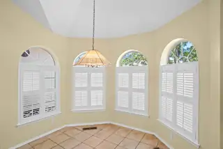 6611 Mesa Mariposa Place NW 