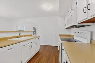 5004 Edwards Drive NE 