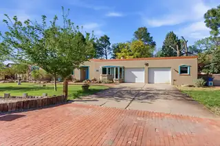 1017 Acequia Trail NW 