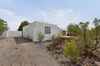 4709 El Hachero Court SE 