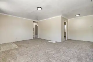 907 Manzano Street NE 