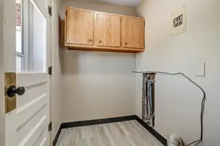 907 Manzano Street NE 